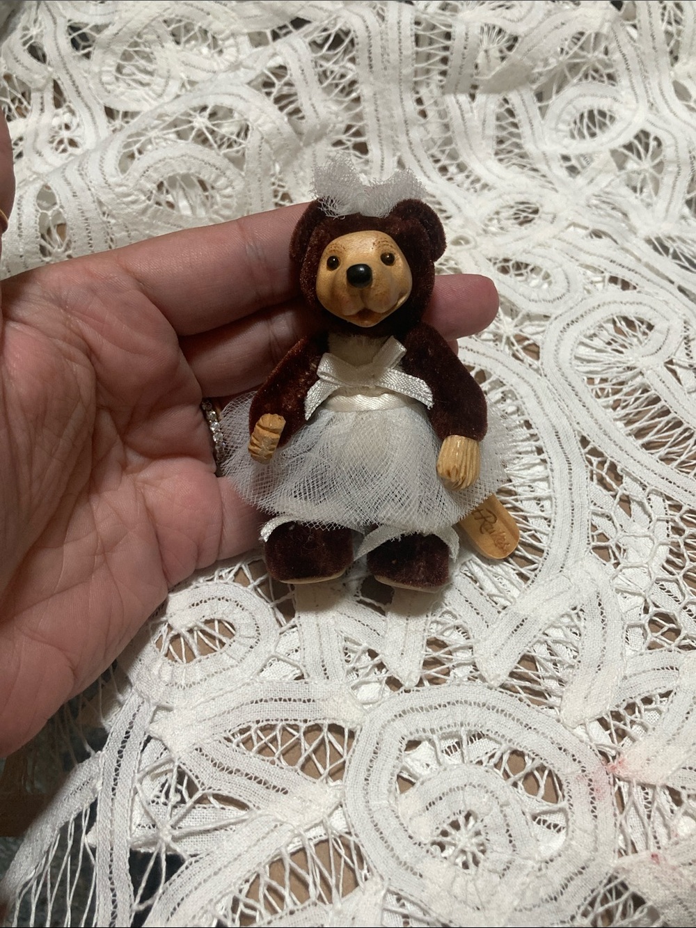 Robert Raikes Mini Collectible Bear “Viola” - Picture 7 of 9